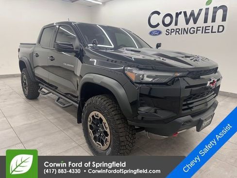 Used 2025 Chevrolet Colorado ZR2 w/ Technology Package image 7