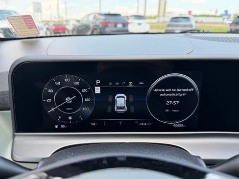 Certified 2024 Kia Seltos SX w/ SX Sunroof Package AWD/4WD image 17