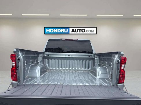 Used 2024 Chevrolet Silverado 1500 LT AWD/4WD image 9