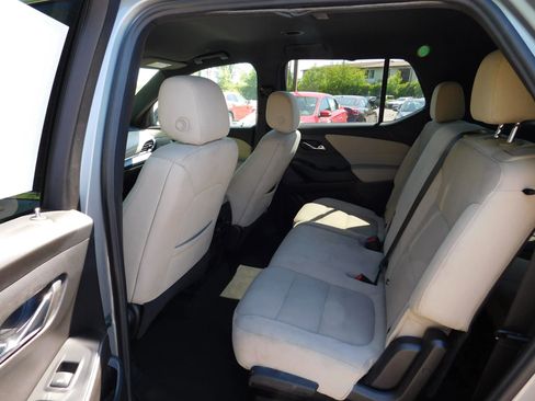 Used 2023 Chevrolet Traverse LS AWD/4WD image 9