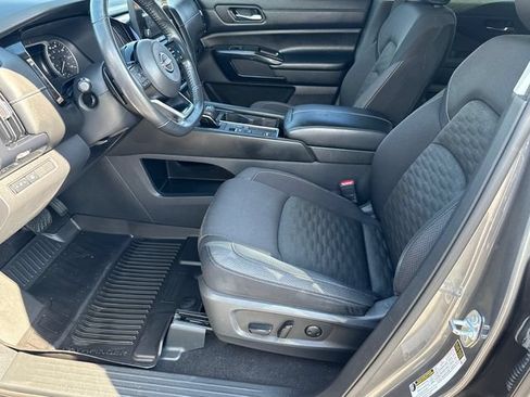 Used 2022 Nissan Pathfinder SV FWD image 9