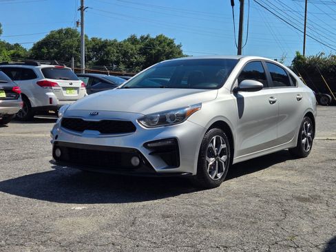 Used 2019 Kia Forte LXS FWD image 2