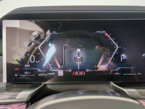 Used 2025 BMW 740i w/ Premium Package image 17