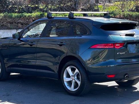 Used 2018 Jaguar F-PACE Premium image 3