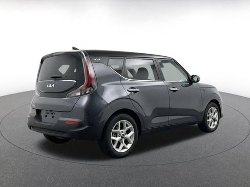 Used 2025 Kia Soul LX w/ LX Technology Package FWD image 9
