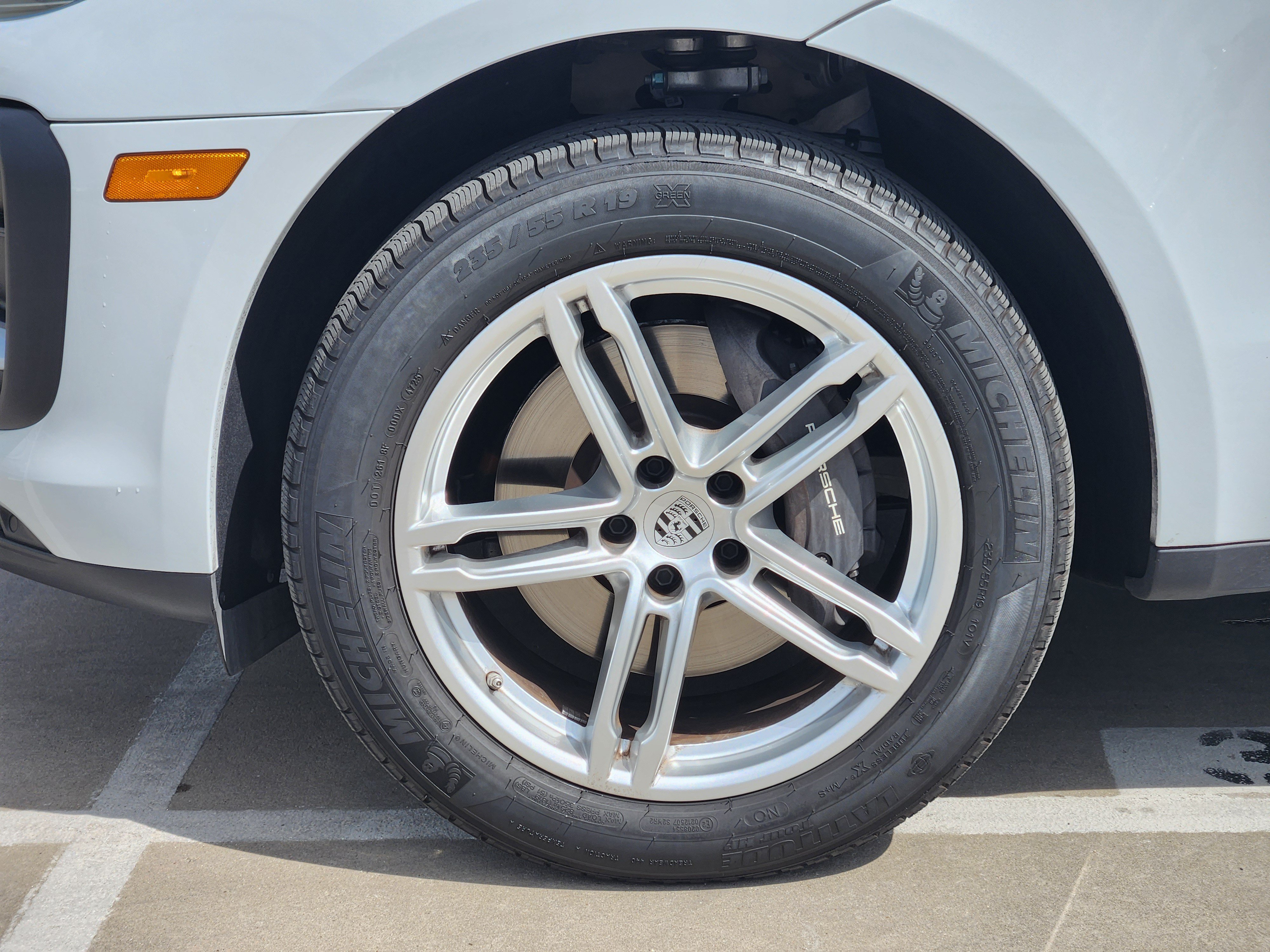 Certified 2026 Porsche Macan AWD/4WD image 14