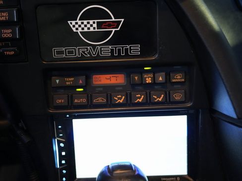 Used 1992 Chevrolet Corvette Convertible image 59