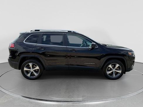 Used 2019 Jeep Cherokee Limited AWD/4WD image 2