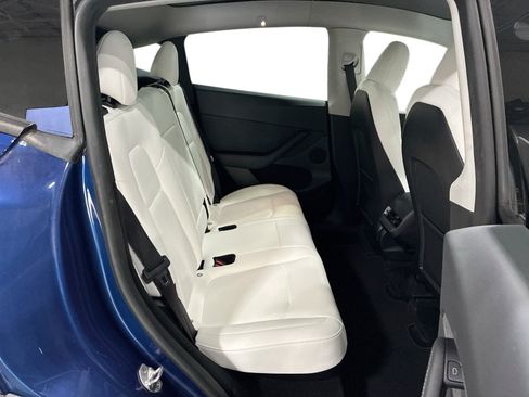 Certified 2023 Tesla Model Y Long Range AWD/4WD image 11