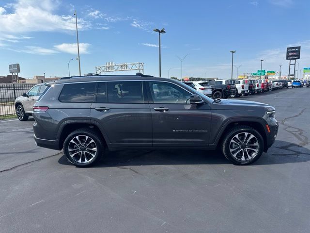 Used 2021 Jeep Grand Cherokee L Overland w/ Luxury Tech Group IV AWD/4WD image 2