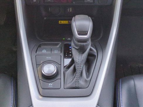 Used 2025 Toyota RAV4 XSE w/ Advanced Technology Package AWD/4WD image 12