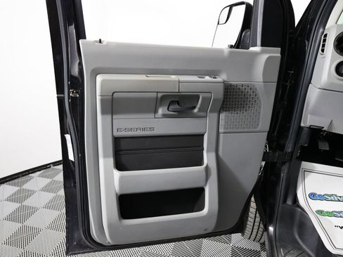 Used 2014 Ford E-150 and Econoline 150 w/ Power Group image 12