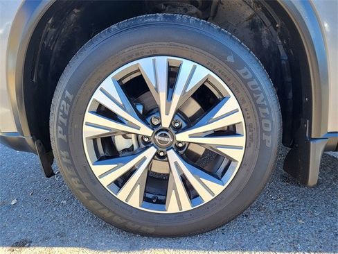 Used 2023 Nissan Rogue SV image 33