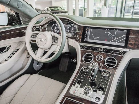 Used 2021 Bentley Continental GT image 21