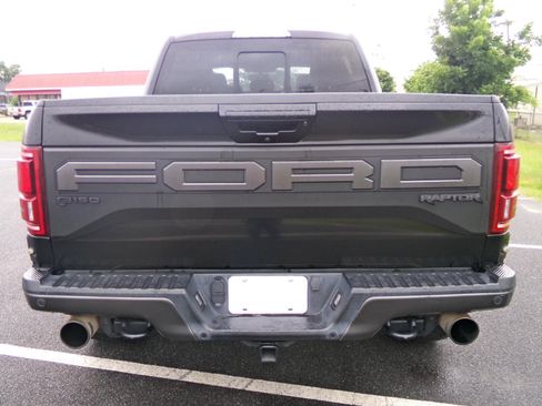 Used 2019 Ford F150 Raptor w/ Equipment Group 802A Luxury AWD/4WD image 3