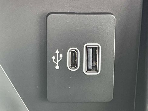 New 2025 Ford F150 Lariat w/ Equipment Group 502A High image 26