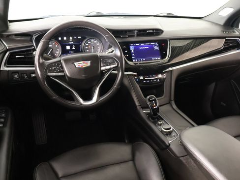 Used 2023 Cadillac XT6 Premium Luxury w/ Technology Package AWD/4WD image 2