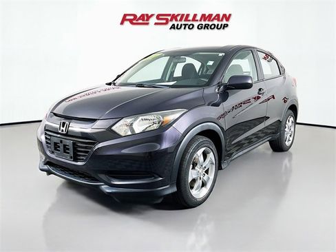 Used 2017 Honda HR-V LX image 3