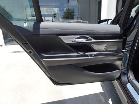 Used 2019 BMW 740i w/ M Sport Package RWD image 13