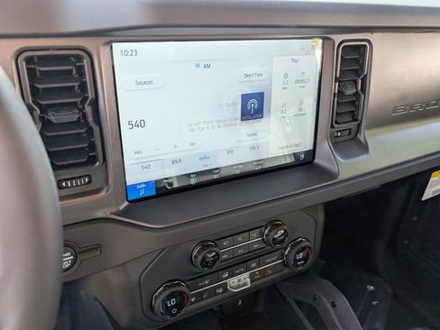 New 2025 Ford Bronco Badlands image 9