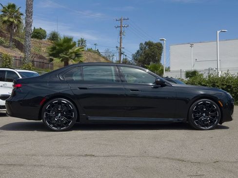 New 2026 BMW 740i w/ Premium Package RWD image 3