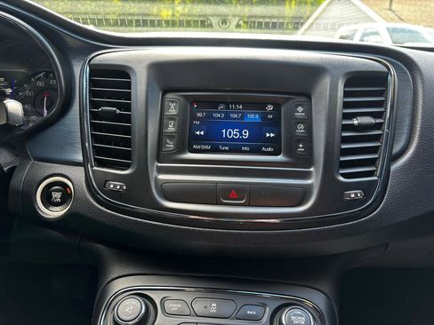 Used 2015 Chrysler 200 S AWD/4WD image 17