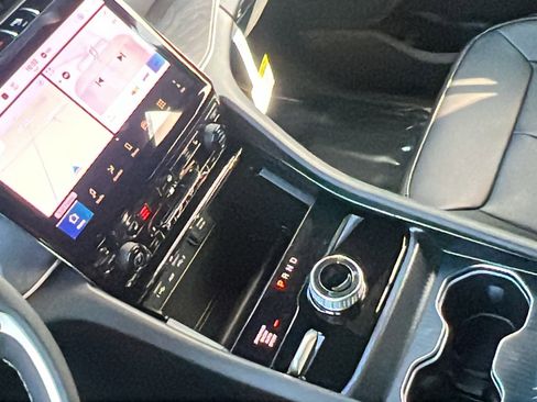 New 2025 Jeep Grand Cherokee Limited w/ Trailer Tow Package image 27