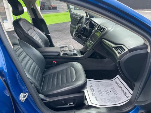 Used 2017 Ford Fusion SE w/ Fusion SE Technology Package FWD image 14