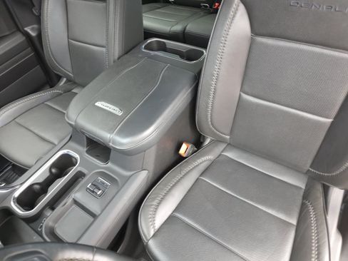 Used 2024 GMC Sierra 3500 Denali w/ Denali Reserve Package AWD/4WD image 12