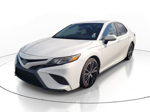 Used 2019 Toyota Camry SE FWD image 3
