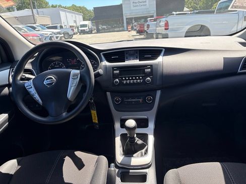 Used 2015 Nissan Sentra S FWD image 9