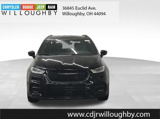 New 2026 Chrysler Pacifica Select w/ S Appearance Package video 2