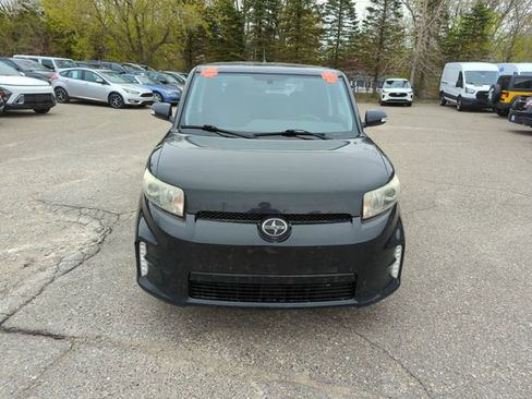 Used 2015 Scion xB FWD image 8