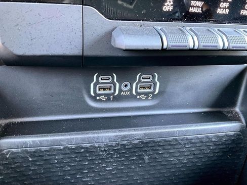 Used 2022 RAM 1500 Laramie AWD/4WD image 15