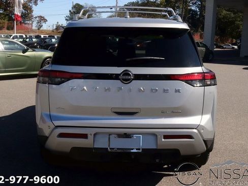 Used 2022 Nissan Pathfinder SL w/ SL Premium Package image 6