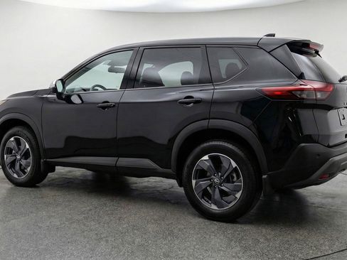 Used 2025 Nissan Rogue SV image 6