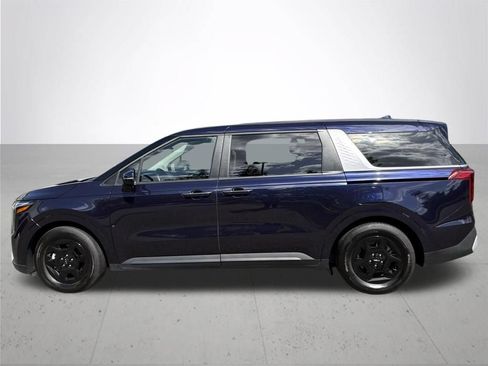 Used 2025 Kia Carnival FWD image 9