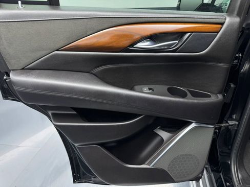 Used 2019 Cadillac Escalade Luxury AWD/4WD image 61