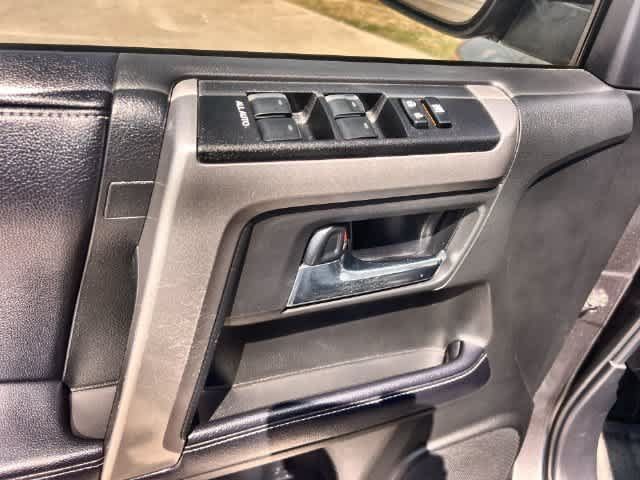Used 2018 Toyota 4Runner SR5 Premium RWD image 29