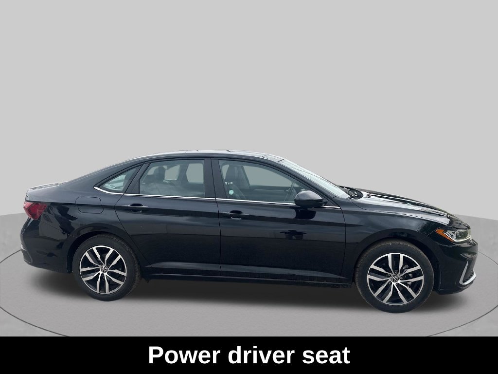Used 2025 Volkswagen Jetta SE FWD image 7