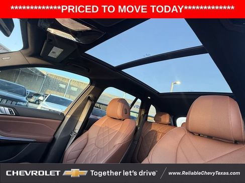Used 2024 BMW X5 xDrive50e w/ Parking Assistance Package AWD/4WD image 29