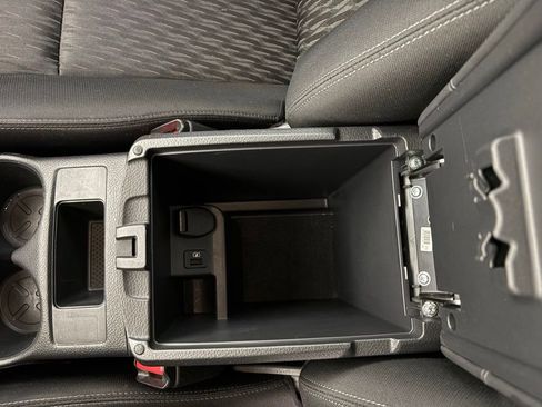 Used 2018 Nissan Rogue S FWD image 33