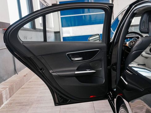 Used 2025 Mercedes-Benz C 300 4MATIC Sedan image 13