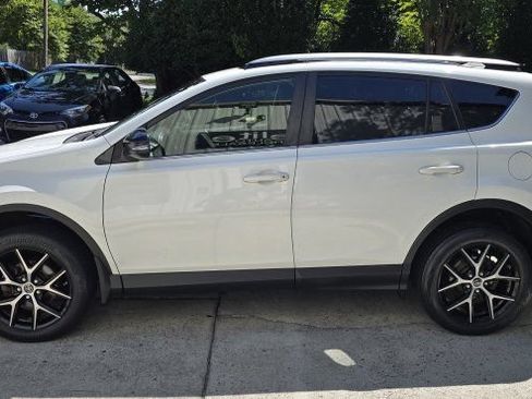 Used 2017 Toyota RAV4 SE w/ Power Extra Value Package AWD/4WD image 2