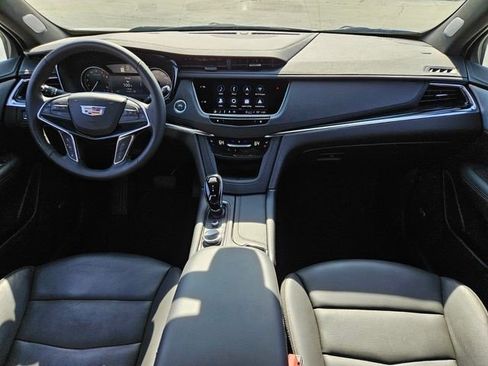 Certified 2025 Cadillac XT5 Premium Luxury image 17