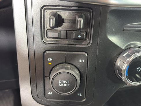 Used 2022 Ford F150 Lariat AWD/4WD image 24