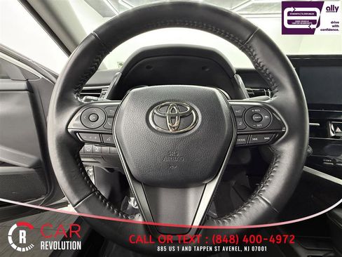Used 2023 Toyota Camry SE image 11