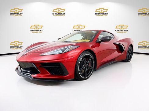 Used 2021 Chevrolet Corvette Stingray Premium Cpe w/ Engine Appearance Package RWD image 3