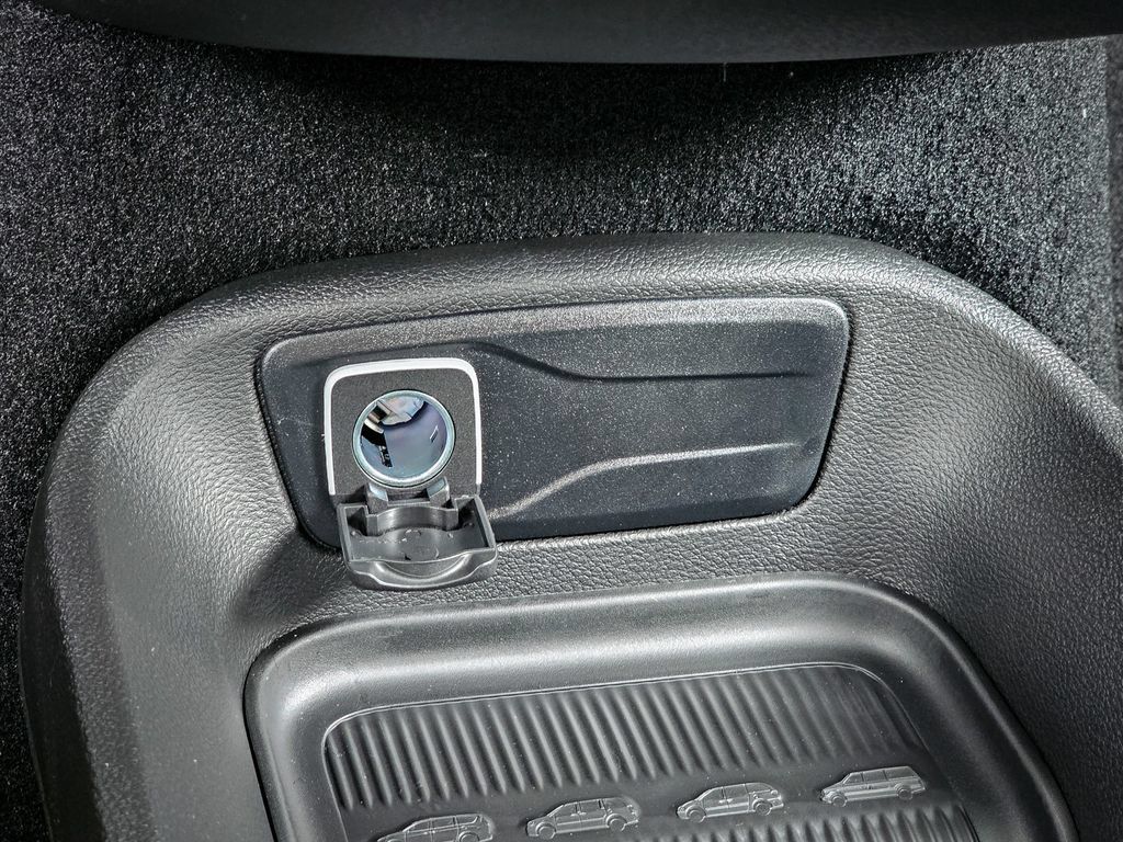 New 2027 Chrysler Pacifica Select AWD/4WD image 29