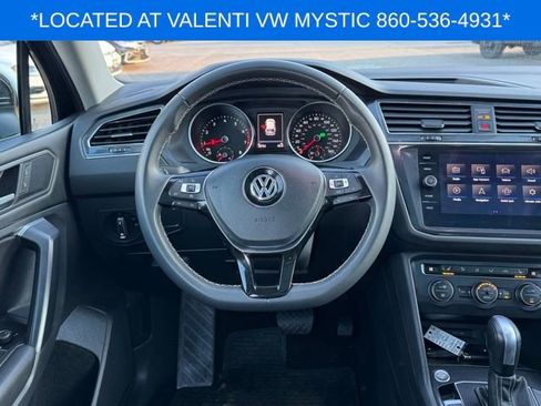Used 2021 Volkswagen Tiguan SE w/ Panoramic Sunroof Package image 18